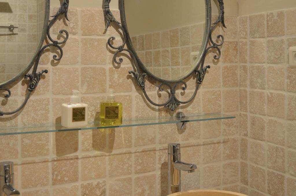 Sainte-Helene Chambres D'Hotes & Appartement Olonzac Стая снимка